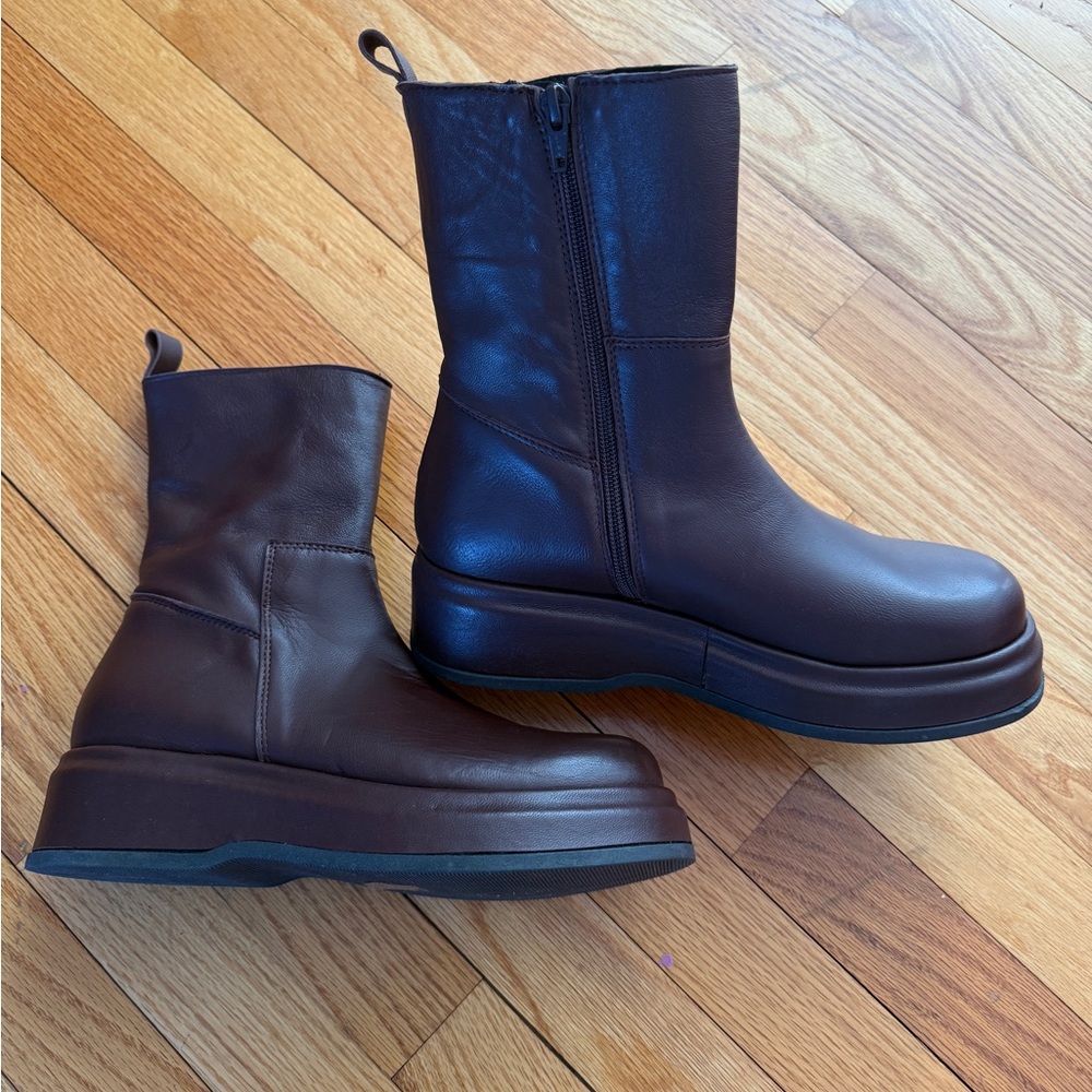 Elegant Brown Platform Heeled Boots